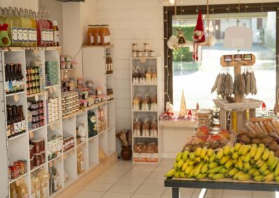 primeur saint come come au marche epicerie fine saint come fruits et legumes bazas fromagerie saint come